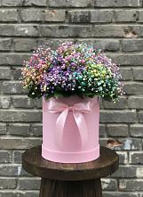 Цветочная композиция из Гипсофила и Розы в шляпной коробке в Слободище