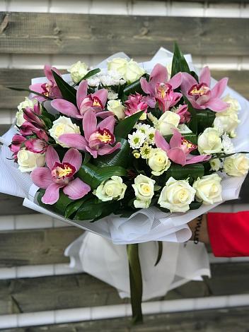 Букет цветов из: Розы и Хризантемы в Слободище