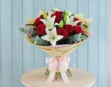 Букет цветов из:  Лилии и Розы в Слободище