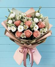 Букет цветов из:  Розы, Альстромерии и Лизиантусы в Слободище