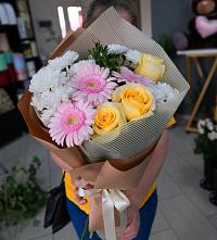 Букет цветов из:  Герберы, Розы и Хризантемы в Слободище
