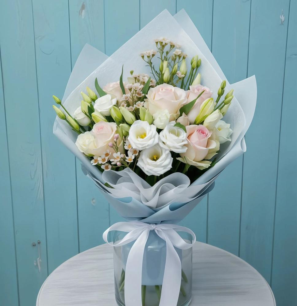 Букет цветов из: Розы и Лизиантусы в Слободище