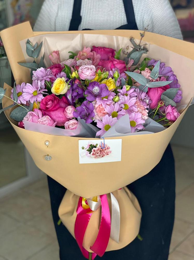 Букет цветов из: Хризантемы, Гвоздики и Альстромерии в Слободище