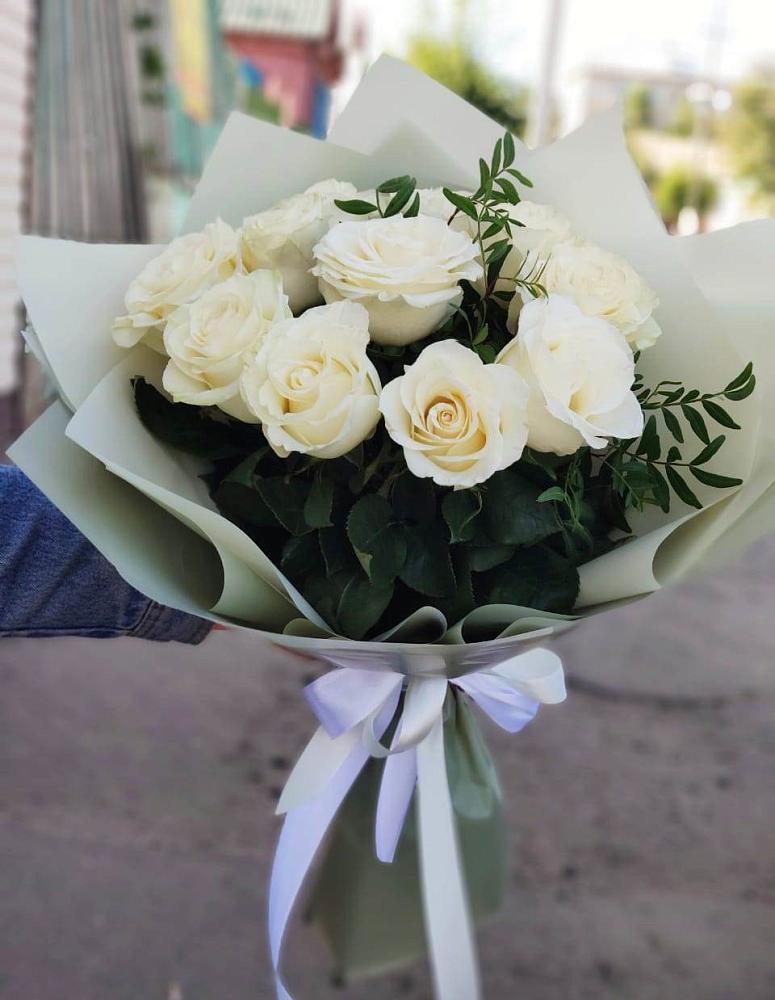 Букет Белые розы Проуд в Слободище
