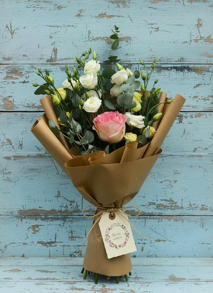 Букет цветов из: Розы и Лизиантусы в Слободище