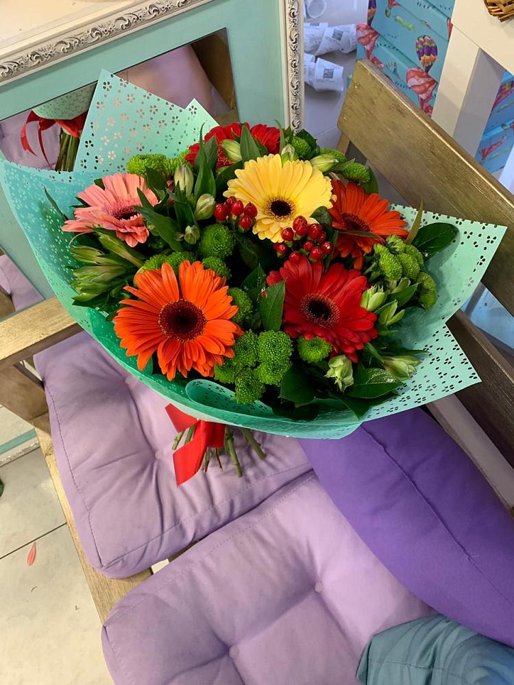 Букет цветов из: Герберы, Хризантемы и Альстромерии в Слободище