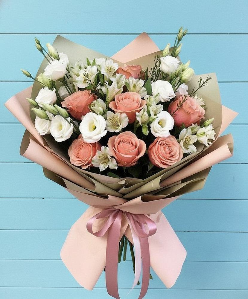 Букет цветов из: Розы, Альстромерии и Лизиантусы в Слободище