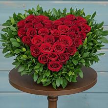 Цветочная композиция из Розы в виде сердца в Слободище