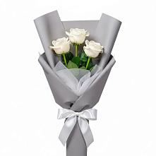 Букет 3 белые розы в Слободище