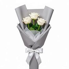 Букет 3 белые розы в Слободище
