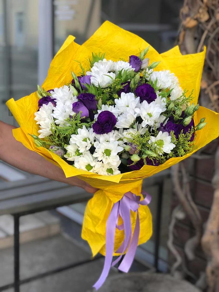 Букет цветов из: Ирисы, Хризантемы и Ромашки в Слободище