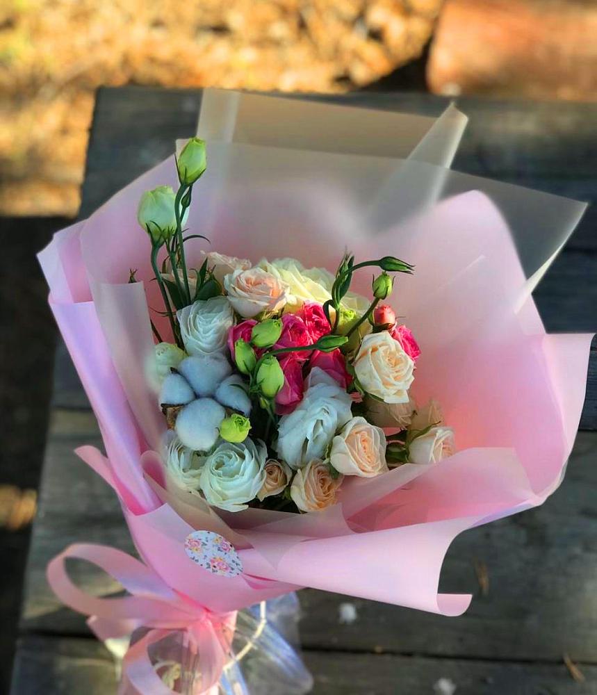 Букет цветов из: Розы и Лизиантусы в Слободище