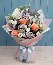 Букет цветов из:  Лизиантусы, Розы, Альстромерии и Гипсофила в Слободище