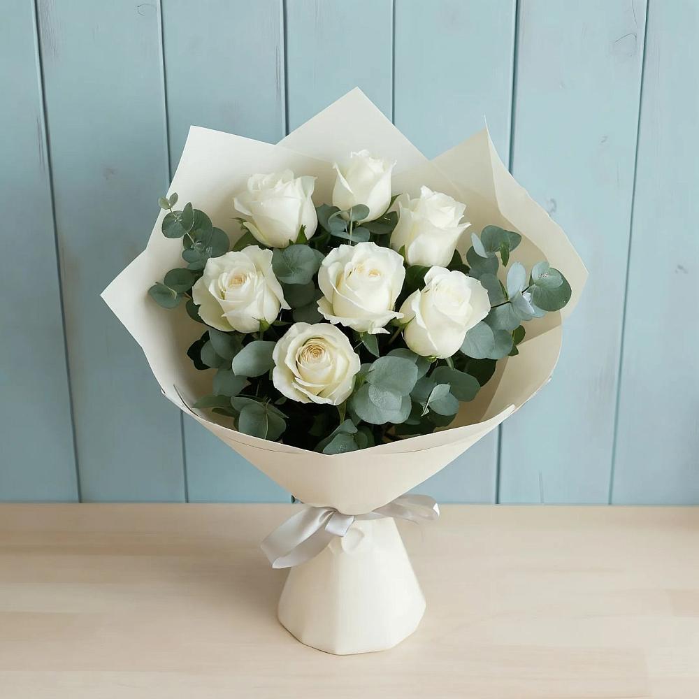 Букет Белые розы в Эвкалипте в Слободище