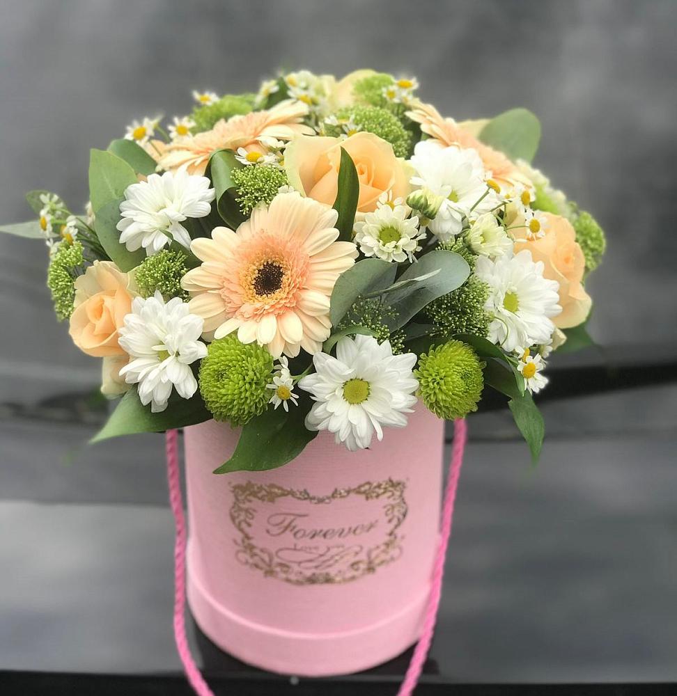 Цветочная композиция из Розы, Герберы и Хризантемы в шляпной коробке в Слободище