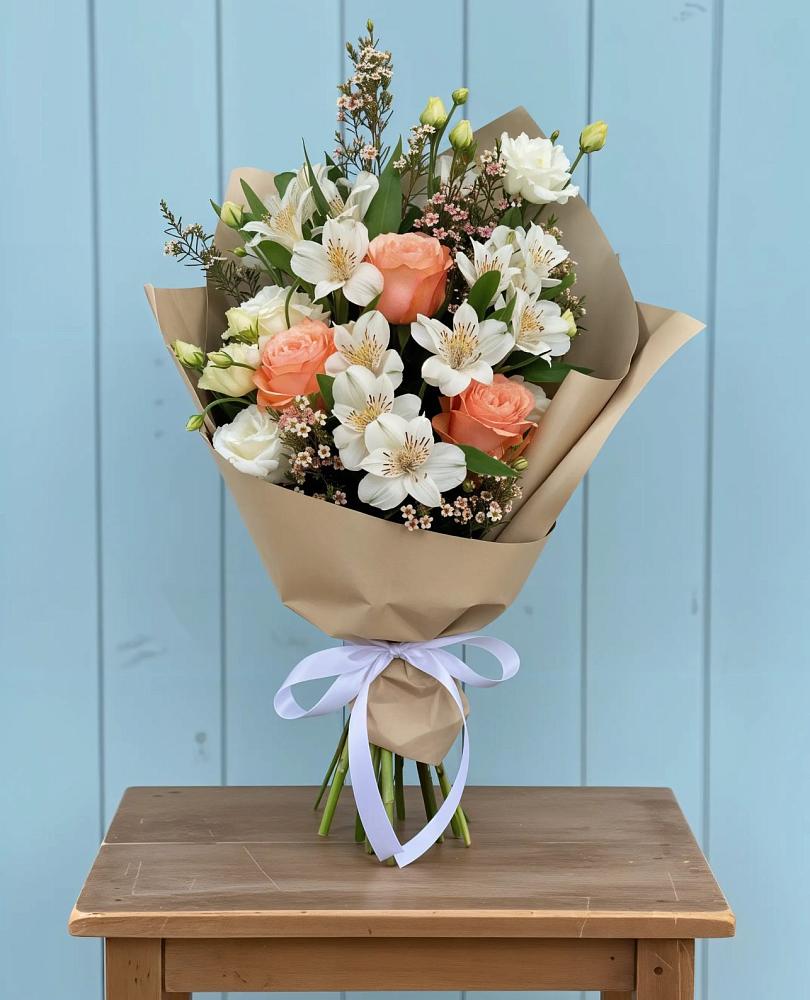 Букет цветов из: Альстромерии, Лизиантусы, Розы и Хризантемы в Слободище
