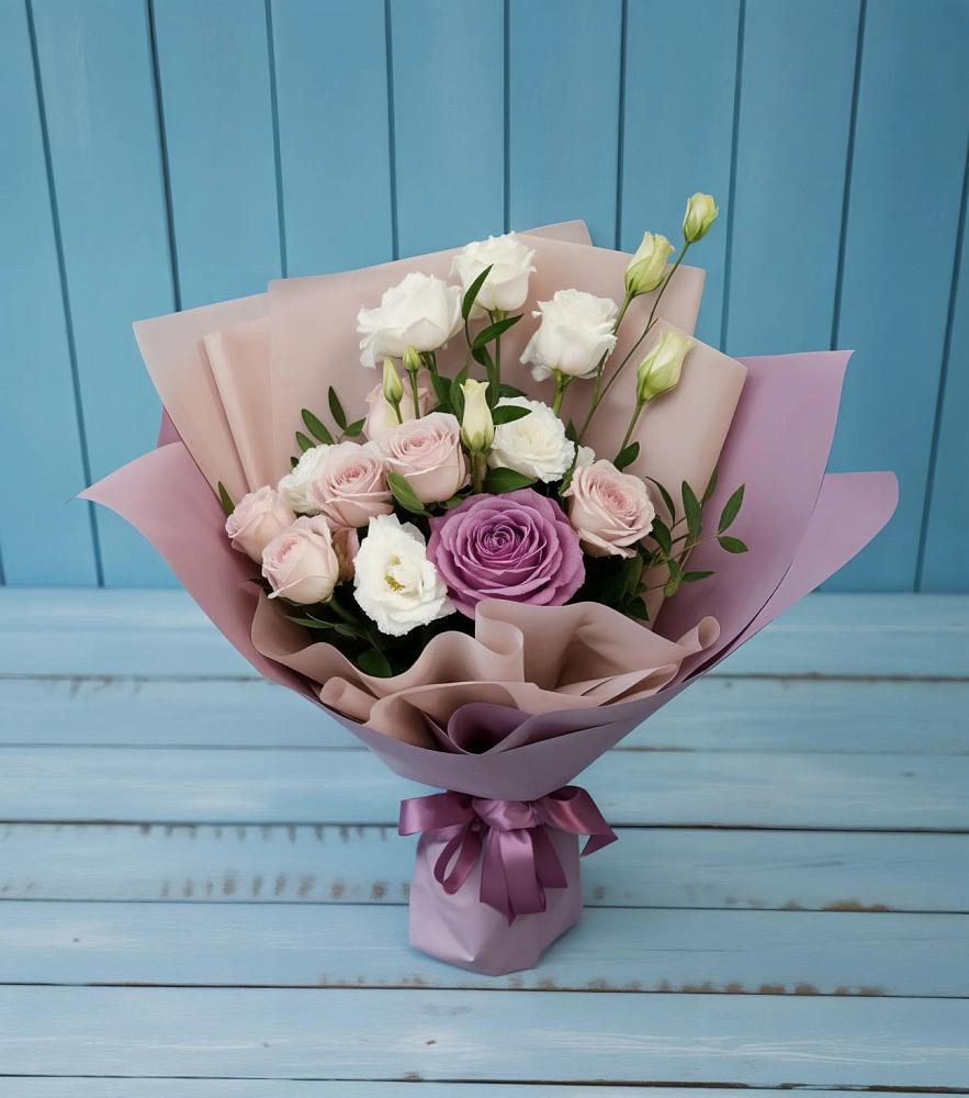 Букет цветов из: Розы и Лизиантусы в Слободище